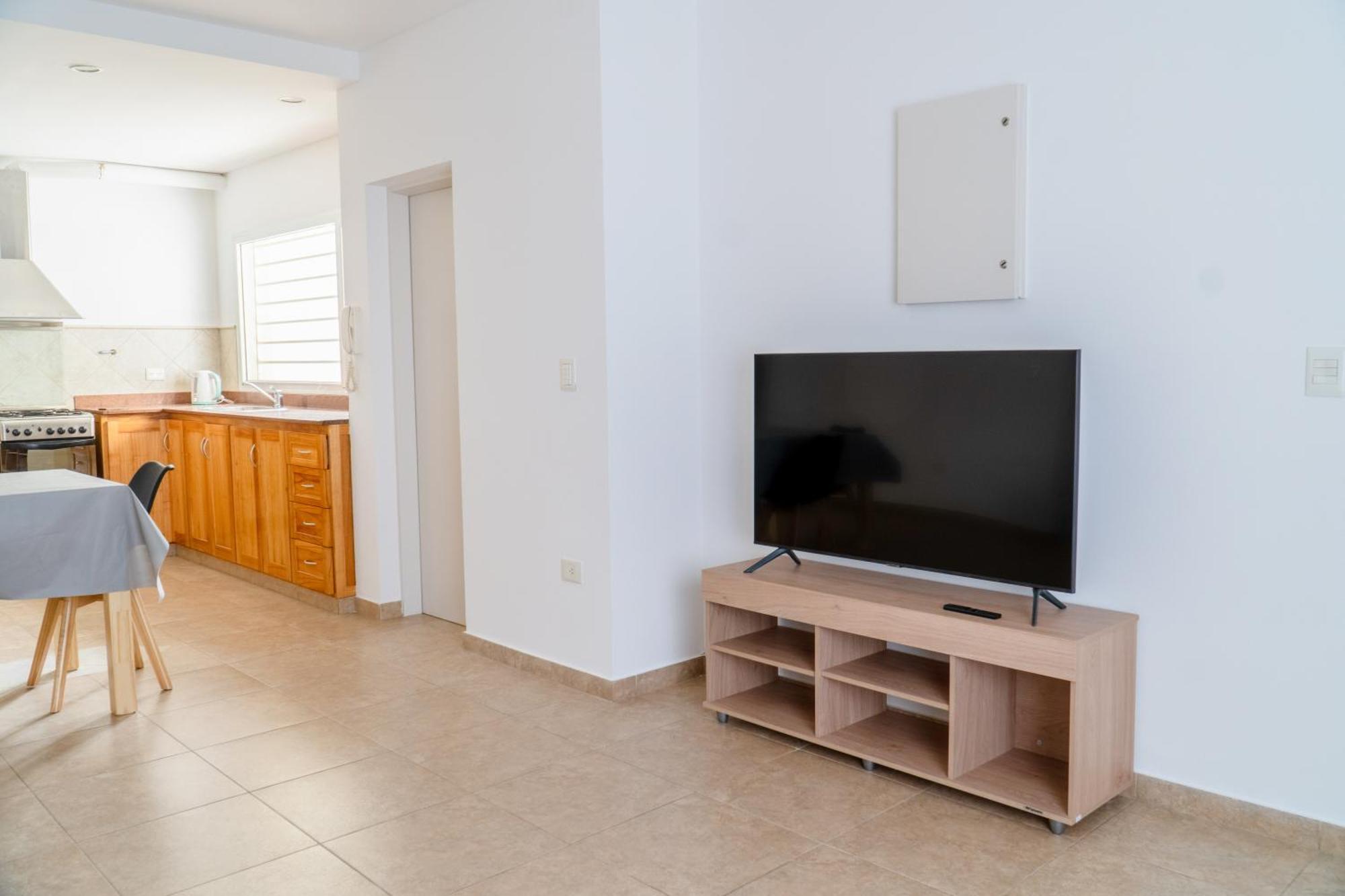 Maca Tobiano, Amplio, Calido, A Pasos Del Mar Apartment Puerto Madryn Bagian luar foto