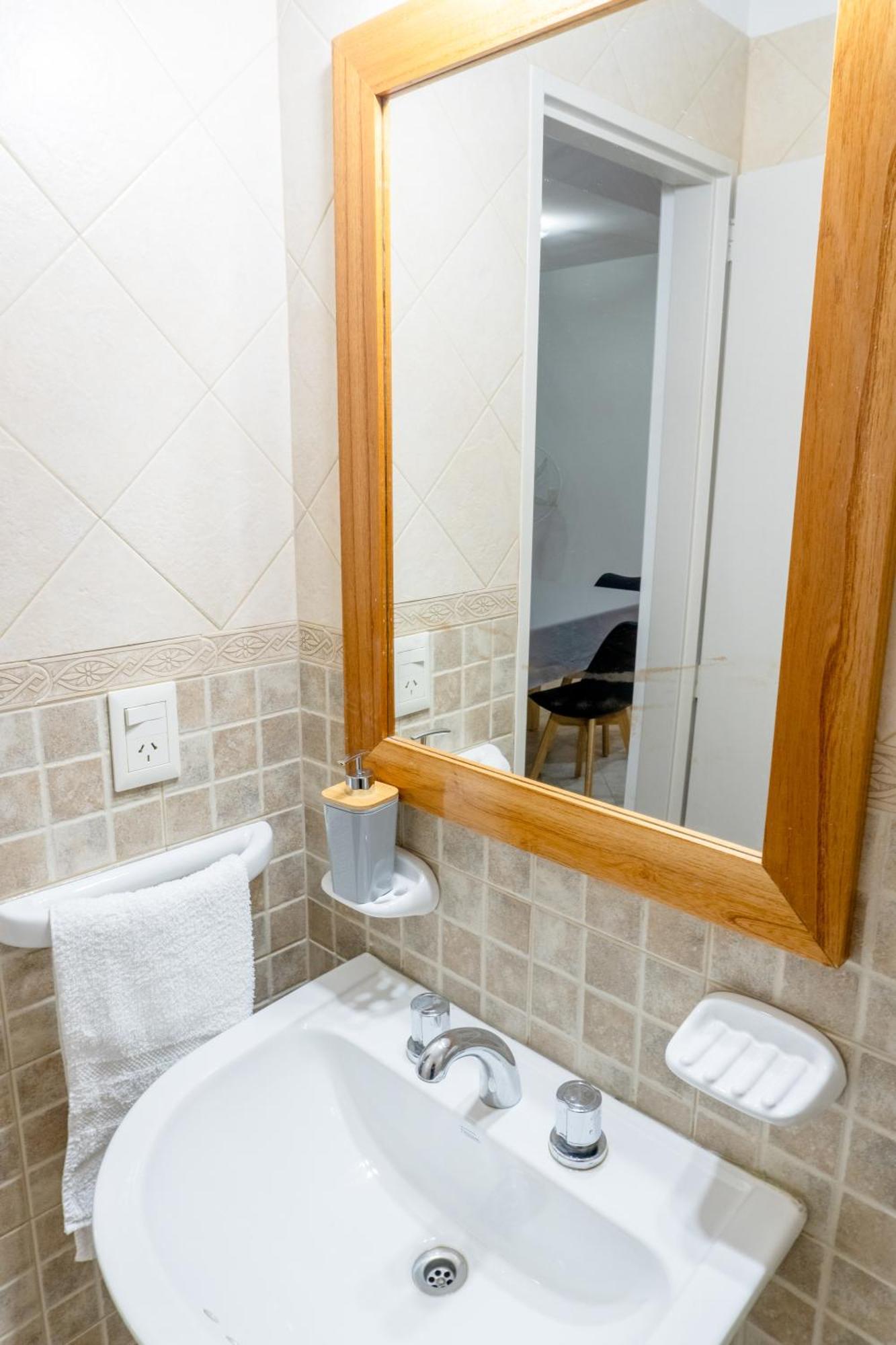 Maca Tobiano, Amplio, Calido, A Pasos Del Mar Apartment Puerto Madryn Bagian luar foto